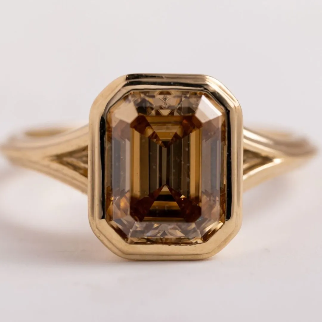 /public/photos/live/brown emerald ring (2).webp